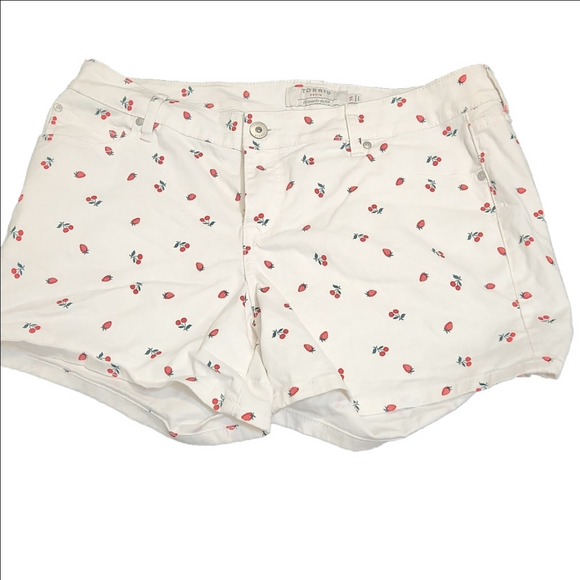 Pants - Torrid Strawberry demin shorts, size 14